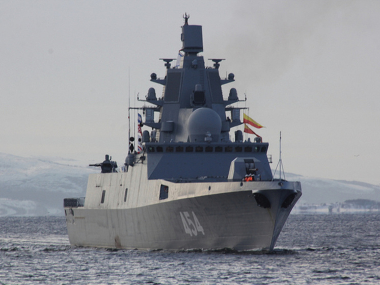 Герои Северного флота спасли 68 пассажиров судна «Авалон» в Греции