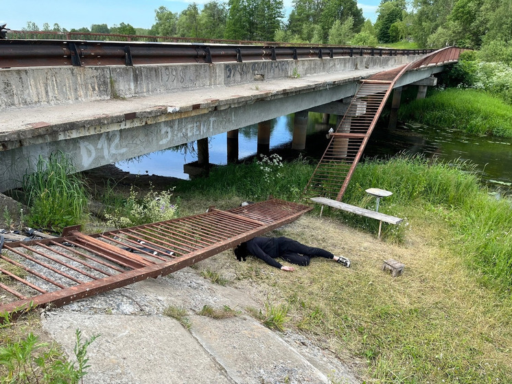 В Лежневском районе Ивановской области ограждение моста упало на человека