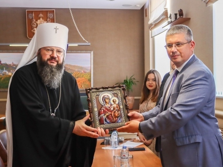 Смоленский митрополит Исидор обсудил с Александром Новиковым совместные с городской администрацией мероприятия