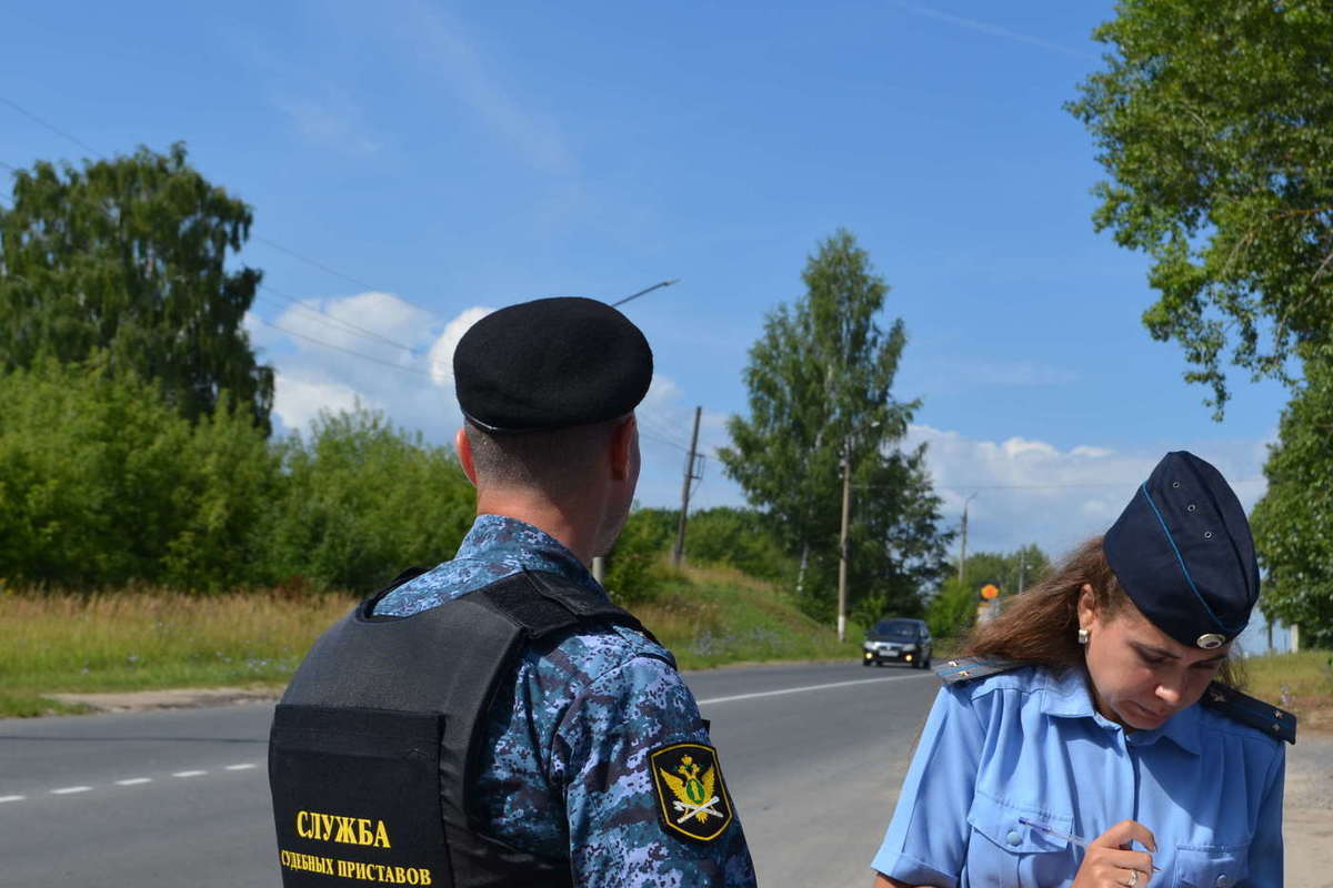 Судебные приставы Ивановской области остановили нарушителя ПДД и  неплательщика налогов - МК Иваново