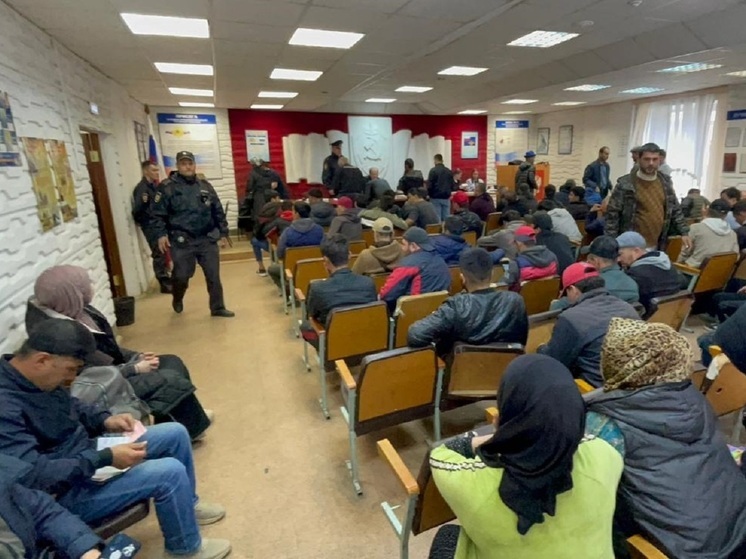 В Железнодорожном районе Екатеринбурга проходит полицейская операция «Улица»