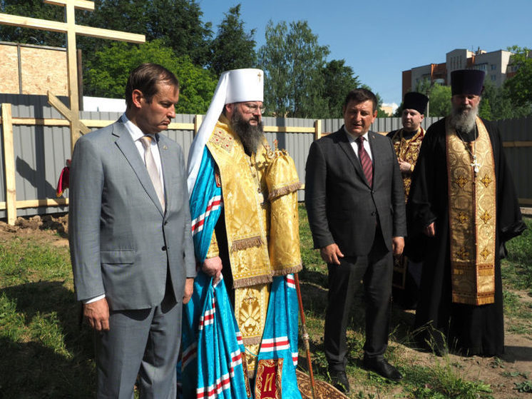 В Смоленске произвели закладку камня в основание храма-часовни