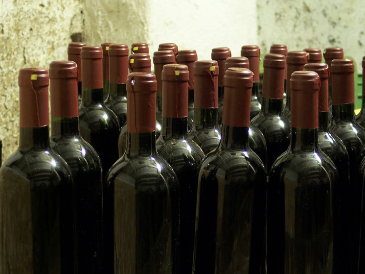 У 60-летнего жителя Ивановской области нашли 23 000 бутылок сомнительного алкоголя