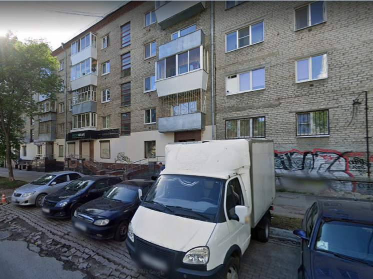 Подростки украли ноутбуки из сервисного центра в Екатеринбурге