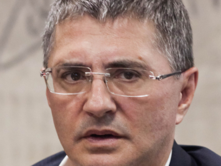 Врач и телеведущий Александр Мясников рассказал об отношении к хейтерам