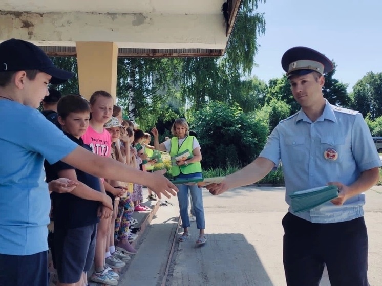 Сотрудник ГИБДД провёл занятие в летнем лагере на базе Подвязьевской школы