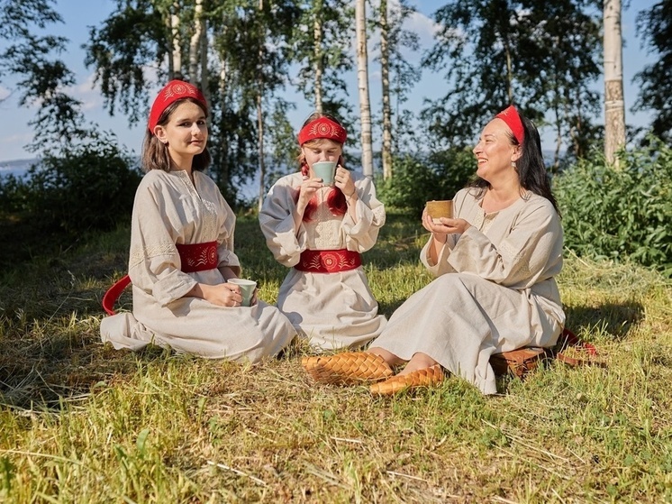 Гостей Дня города Петрозаводска напоят чаем и научат стоять на гвоздях