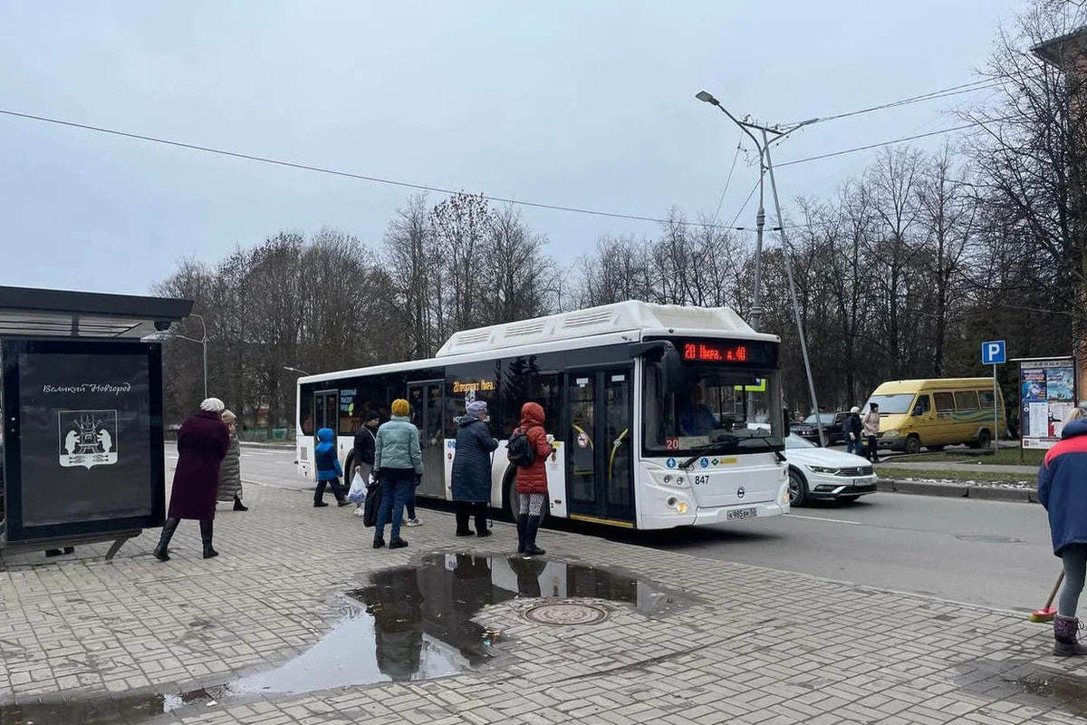 В Великом Новгороде 25 июня приостановят движение автобусов по площади Победы-Софийской