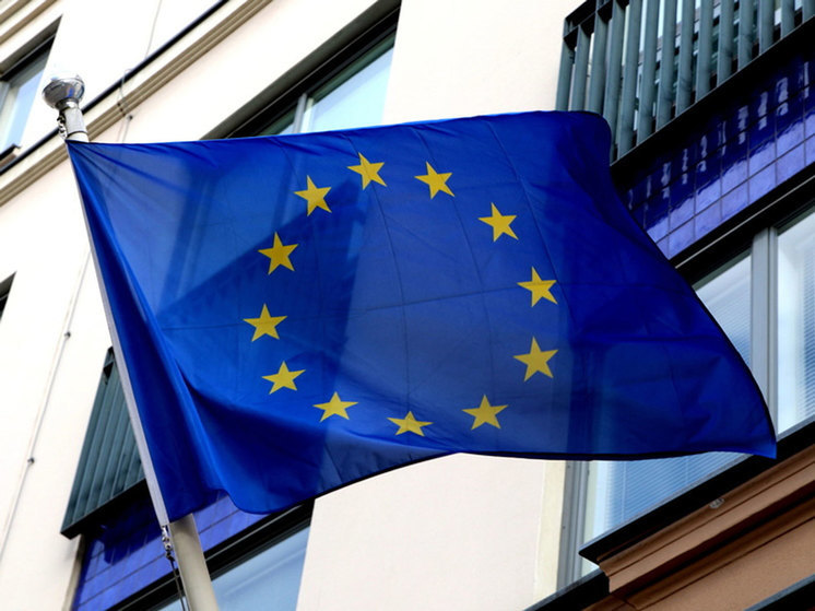 ЕС хочет перекрыть поставки нефтепродуктов и ликвидировать лазейки для обхода санкций