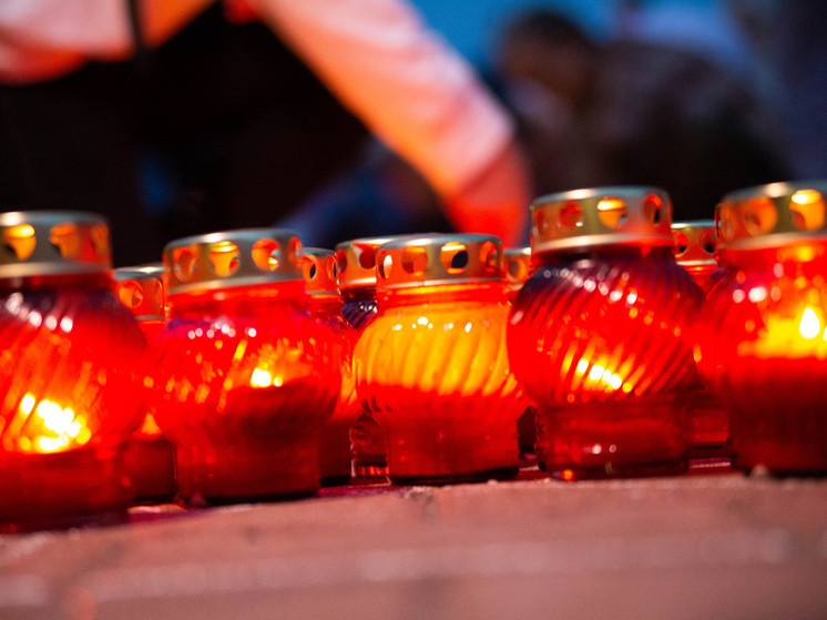 В Благовещенске в четыре часа утра зажглись сотни свечей памяти