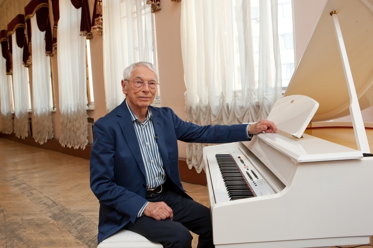 Свет и музыка композитор. Зацепин Александр Сергеевич. Зацепин Александр композитор. Александр Зацепин 2022. Зацепин Александр Сергеевич молодой.