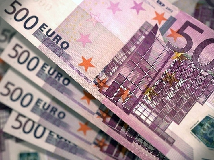 ЦБ РФ понизил официальный курс евро до 91,94 рубля