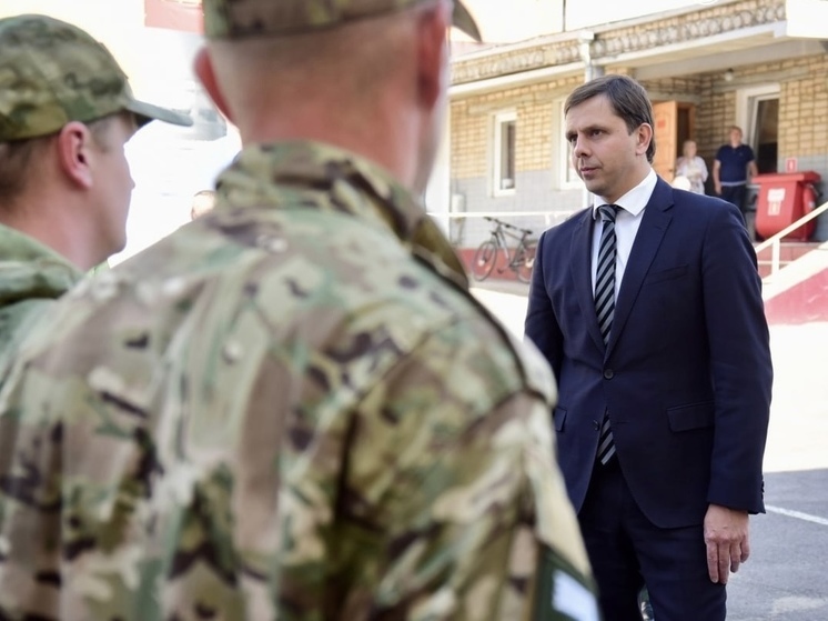 Глава Орловской области лично встретился с военнослужащими-контрактниками