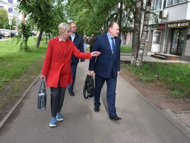 Кировские депутаты проверяют как благоустроены улицы города