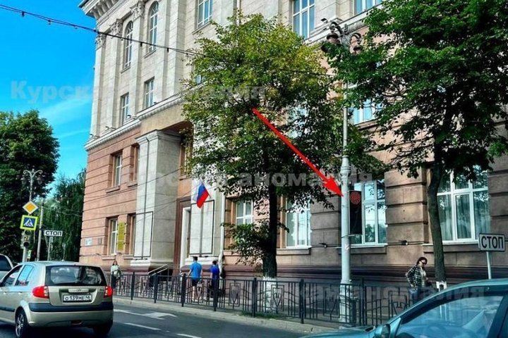 В Курске на улице Ленина появились новый светофор и дорожный знак «Стоп-линия»