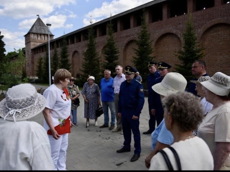 Прокуратура Смоленской области организовала высадку деревьев