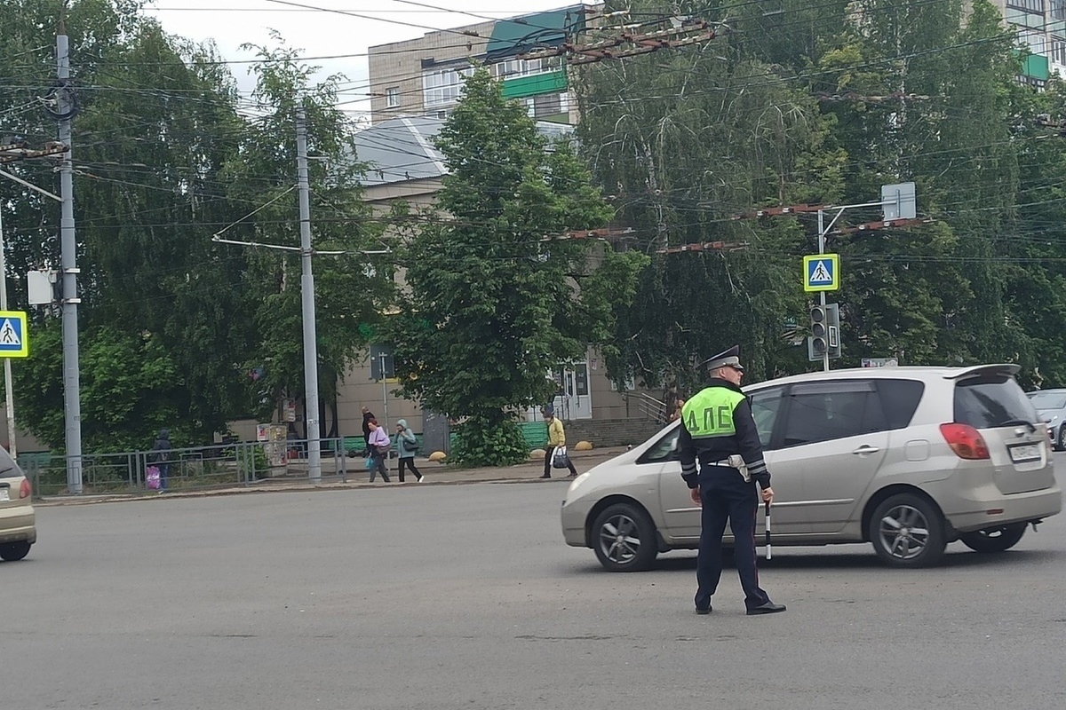 Светофоры в районе Дома книги, в Томске, не будут работать до вечера - МК  Томск