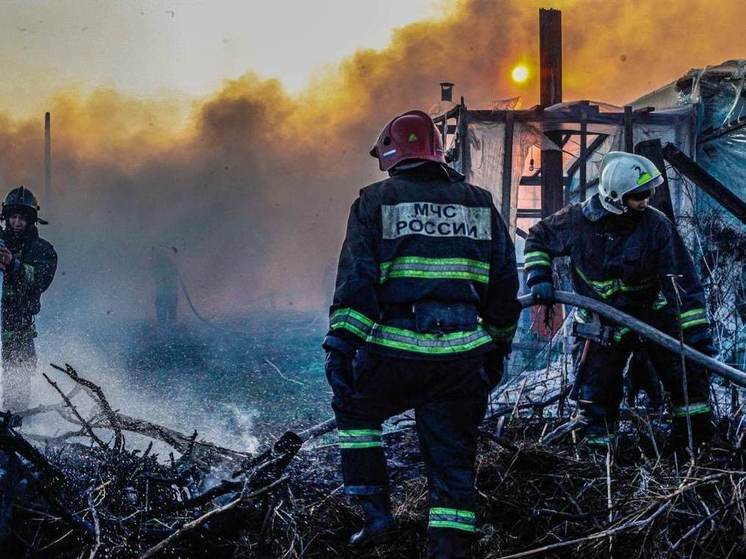 Под Астраханью сгорел жилой дом