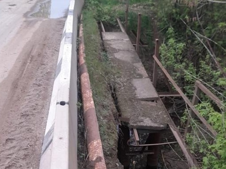 В селе под Волгоградом администрацию обязали починить опасный для людей мост