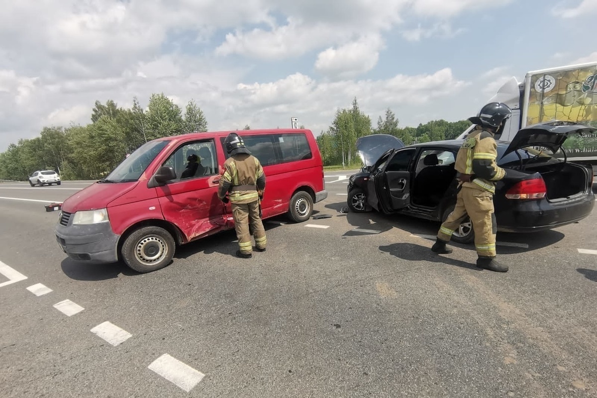 Авария в Орловской области: два автомобиля столкнулись на М-2 «Крым»