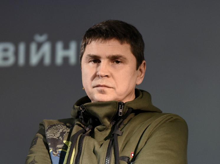 Подоляк раскритиковал Обаму за слова о крымчанах, желавших перейти в состав РФ