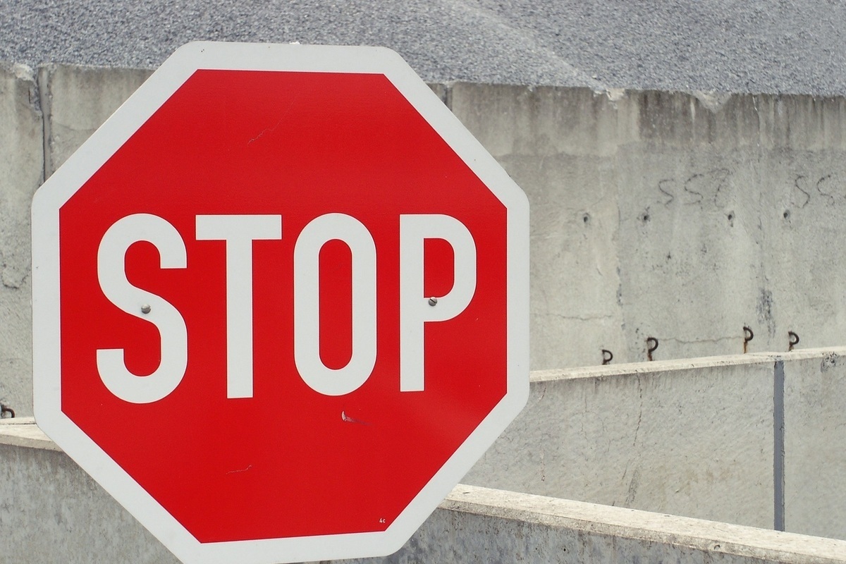 В Орле на подходах к мостам установят знаки «Остановка запрещена»