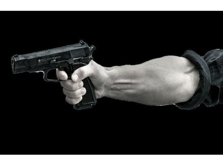 Житель Вязьмы всерьез угрожал убить соседа за затопленную квартиру