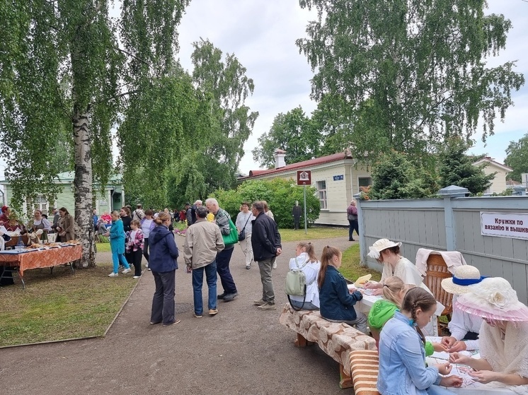 Празднование Дня рождения Петрозаводска идет в старом городе
