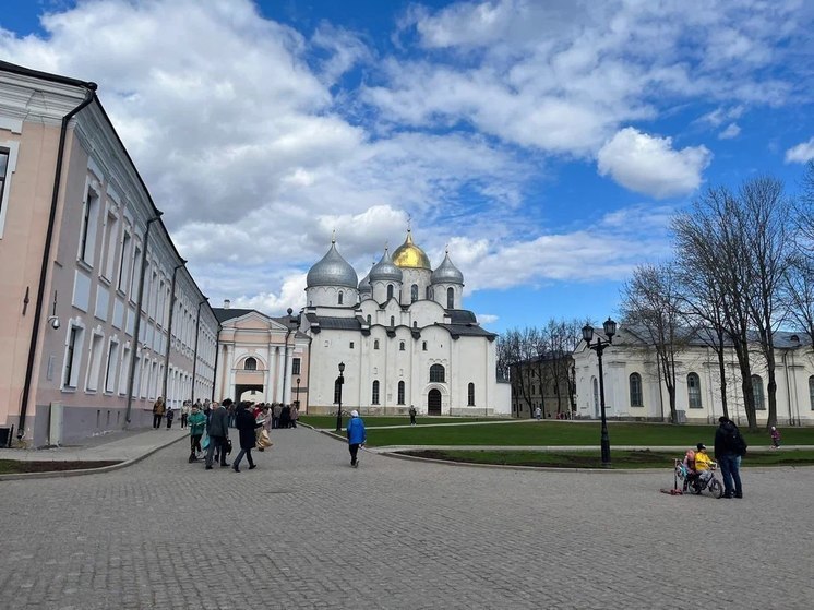 Правительство поздравило новгородцев с Днем молодежи