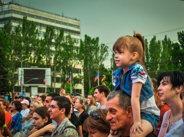 В ДНР прошли мероприятия, приуроченные ко Дню молодежи России
