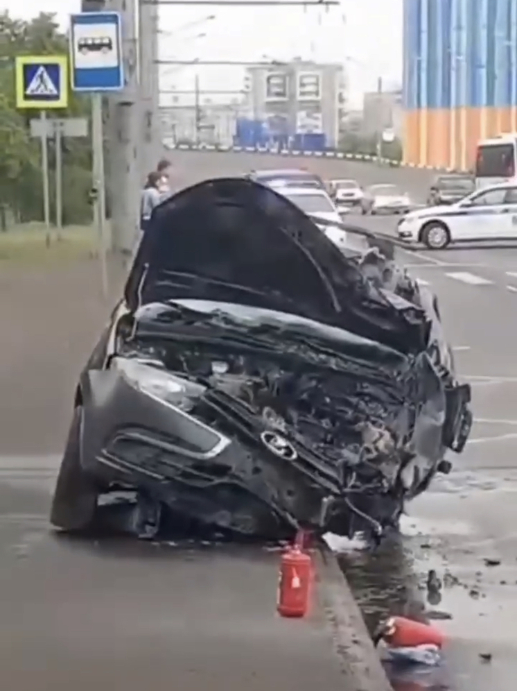 Жёсткое ДТП случилось около популярного ТРЦ в Новокузнецке