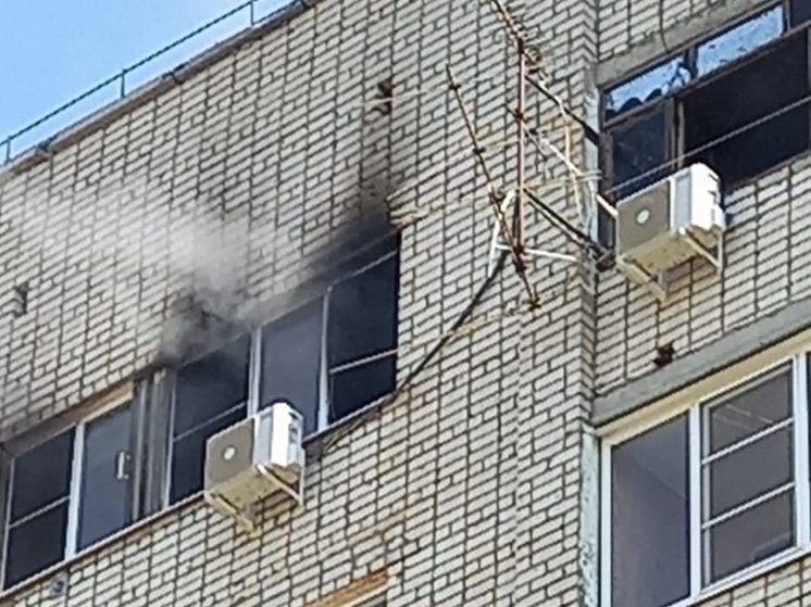 На севере Волгограда случился пожар из-за вспыхнувшей сплит-системы