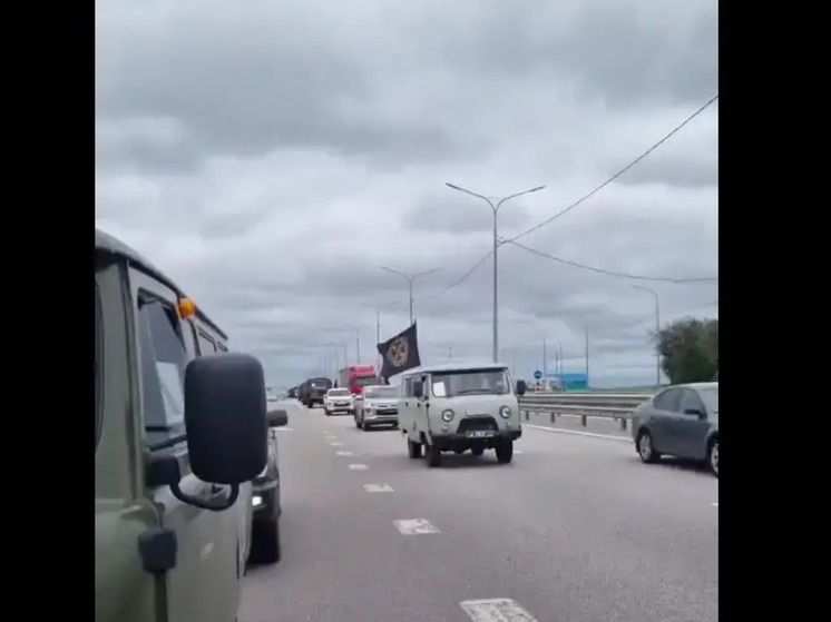 Очевидцы публикуют видео возвращения колонн ЧВК "Вагнера" в тренировочные лагеря