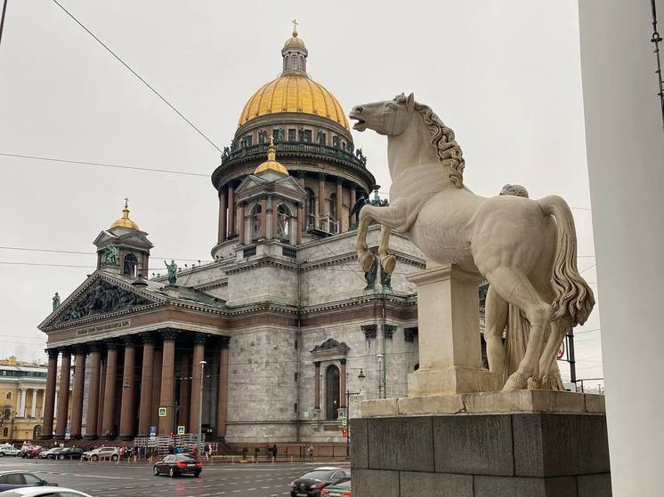 Петербург занял второе место среди самых популярных городов для туризма по России