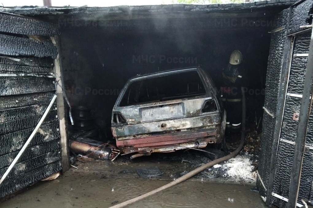 Во Владимирской области в гараже сгорел автомобиль