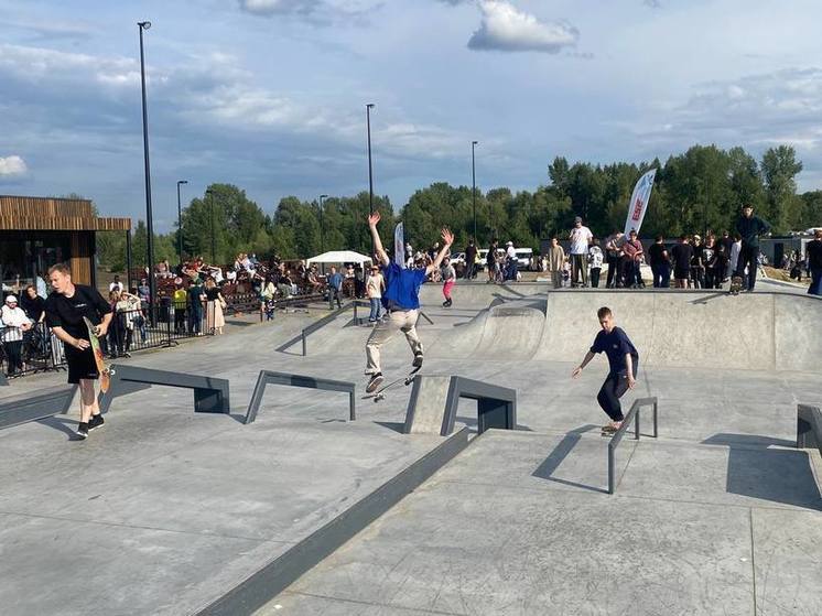В новом скейтпарке Новосибирска прошел фестиваль экстремальных видов спорта
