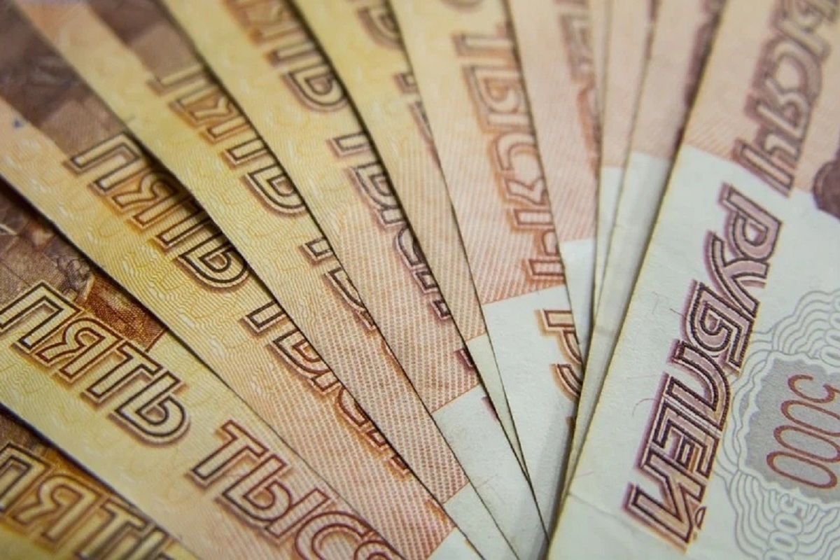 Нерадивая мать из Великих Лук накопила долг по алиментам в 273 тысячи рублей