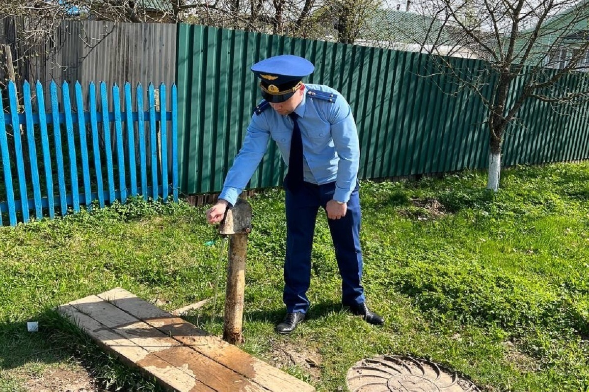 В деревне Калужской области рухнула водонапорная башня
