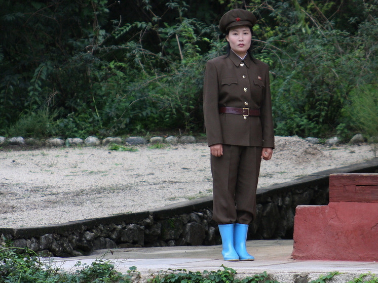КНДР предупреждает, что Корейский полуостров близок к "грани ядерной войны"