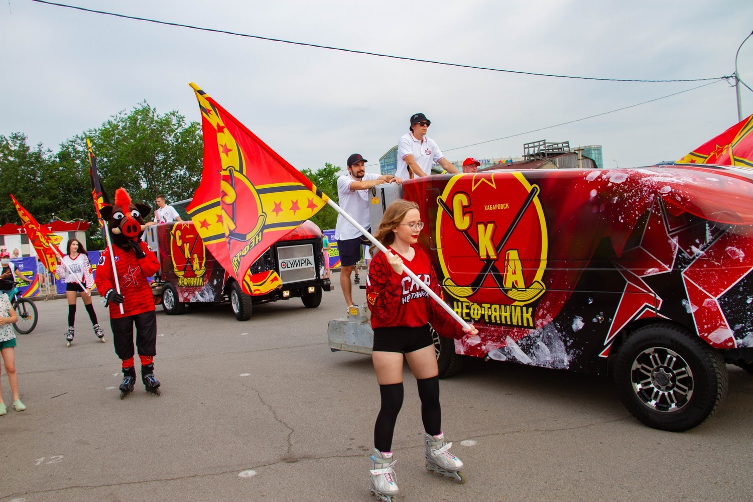 Игроки «СКА-Нефтяника» приняли участие в праздновании Дня молодежи в Хабаровске