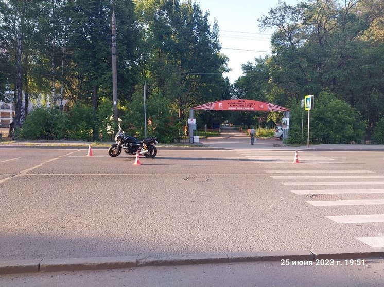 Мотоциклист сбил двух женщин на пешеходном переходе в Вологде