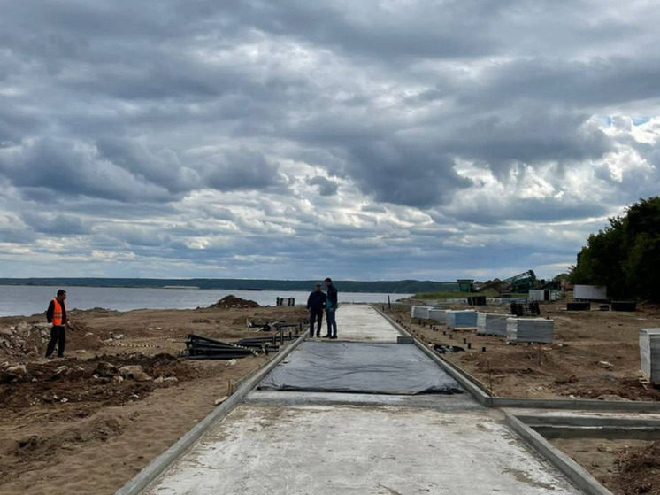 Завершают работы на будущем пляже в Менделеевске