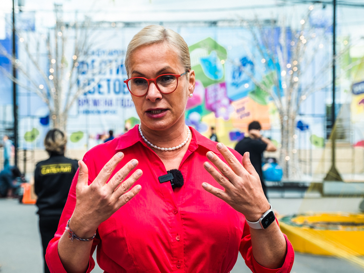 В Новосибирске вице-мэр Терешкова прокомментировала ситуацию с разрушением инсталляций на фестивале цветов в День города