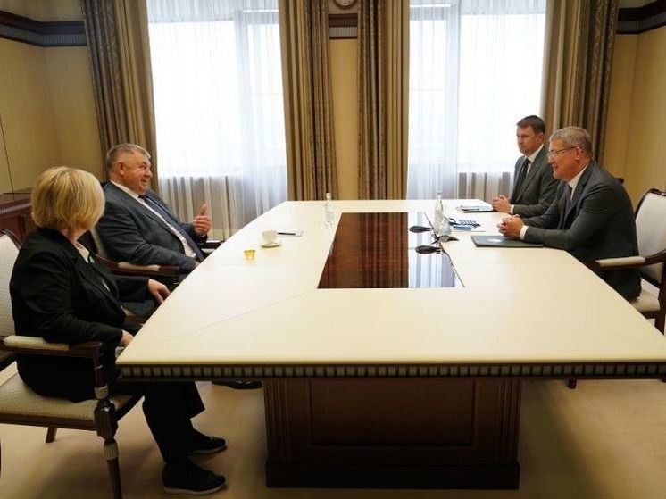 Радий Хабиров встретился с председателем госсовета Адыгеи Владимиром Нарожным