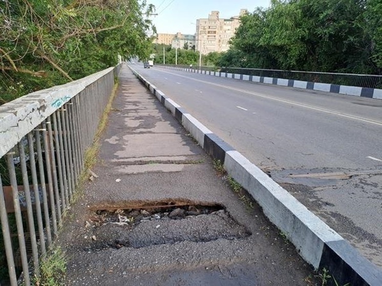 Мост через Темерник на Северном в Ростове разрушается