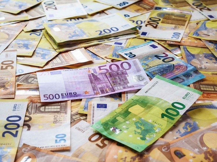 Германия — Пенсии немецких политиков достигают 13 579 евро в месяц