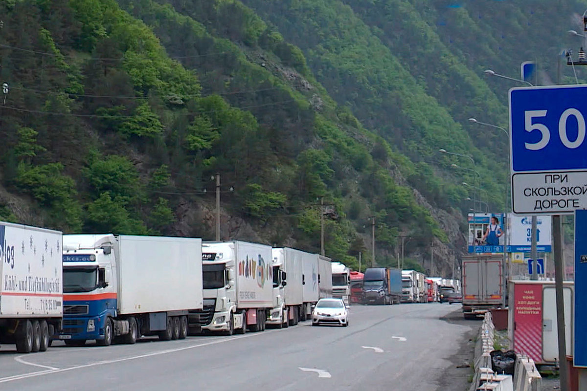 “The bridge is mined, get there as you like”: truckers spoke about traffic jams due to Prigozhin’s rebellion