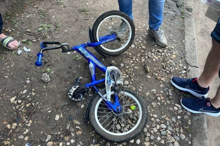 4-летний велосипедист попал под колеса внедорожника в Твери