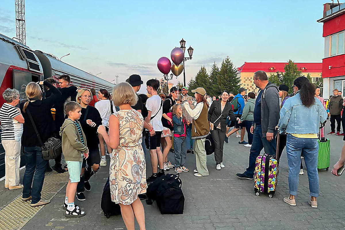 Архангельск анапа отзывы. Дети Арктики Анапа. Лагерная смена картинки.