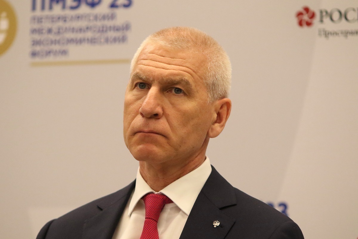 Министр спорта России прибыл в Баку на международную конференцию